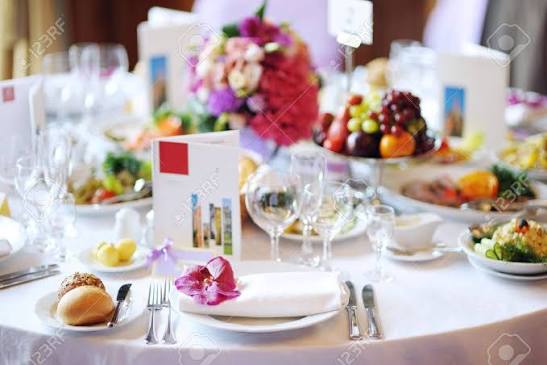 Banquete de boda servido